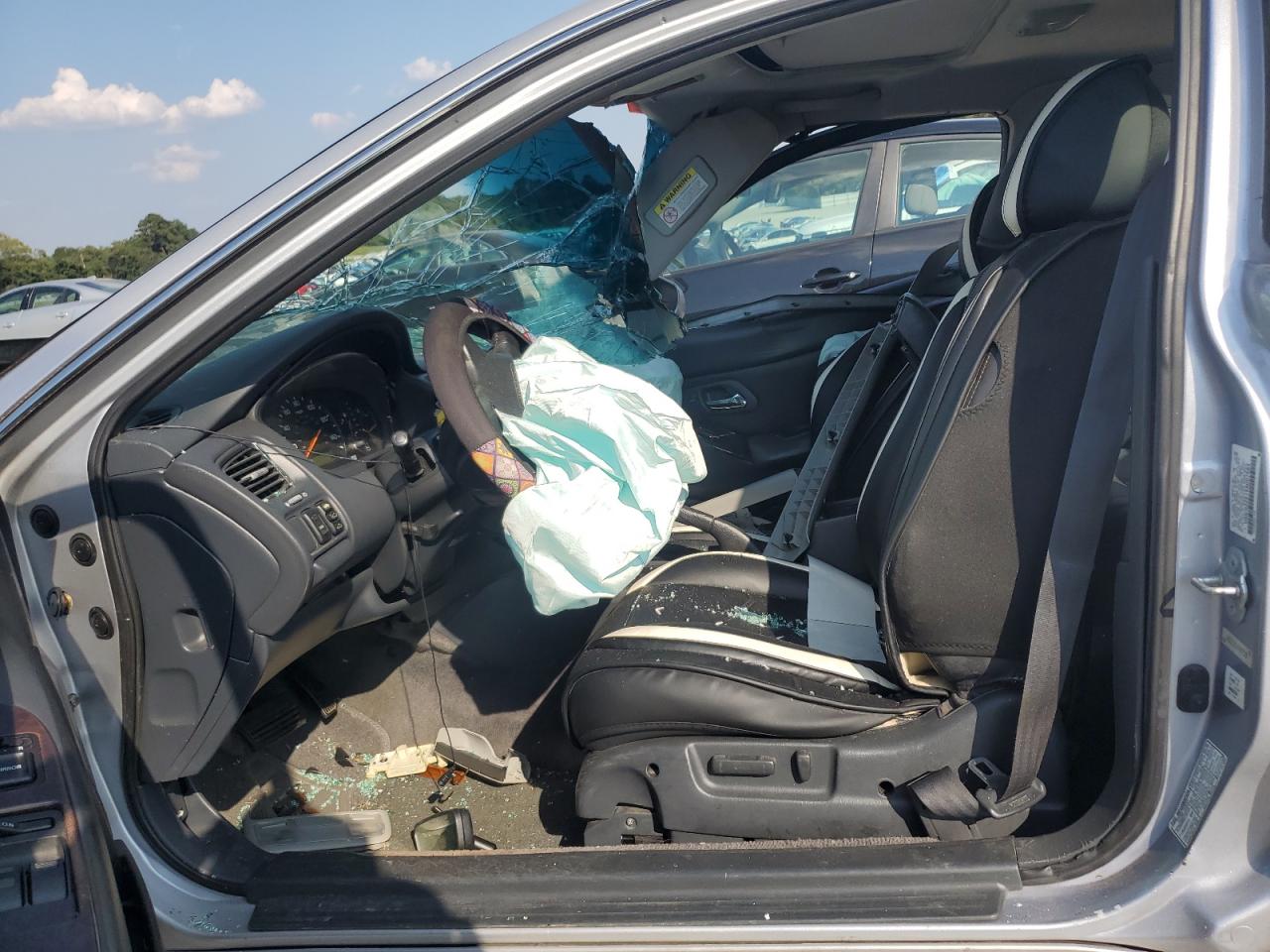 2000 Honda Accord Ex VIN: 1HGCG3251YA007565 Lot: 81403475