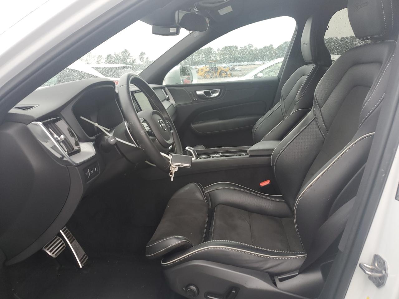 2019 Volvo Xc60 T8 R-Design VIN: LYVBR0DM9KB284519 Lot: 84634695