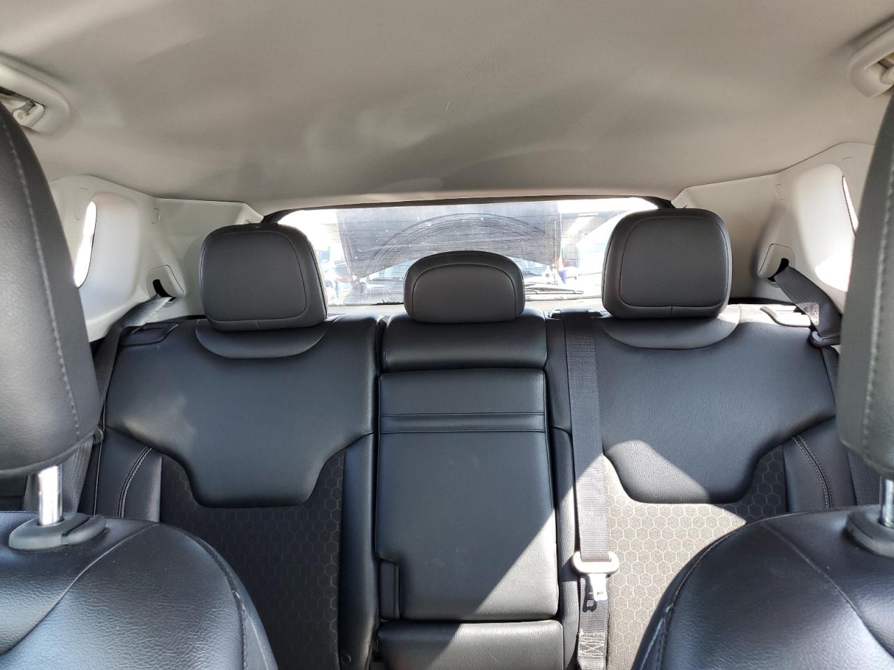 2017 Jeep Compass Latitude VIN: 3C4NJCBB1HT694151 Lot: 83947525