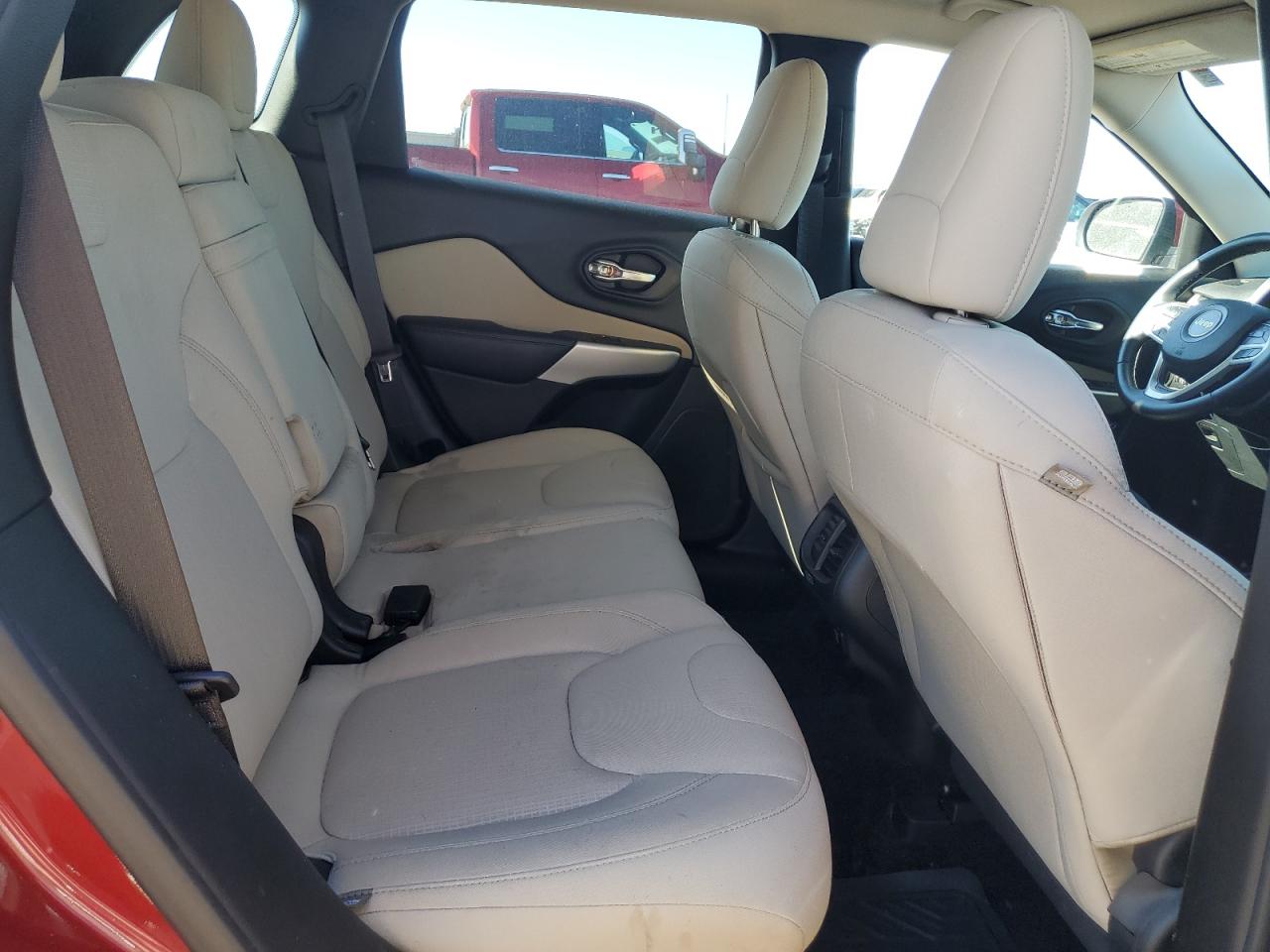 2017 Jeep Cherokee Latitude VIN: 1C4PJMCB6HW646975 Lot: 81299805