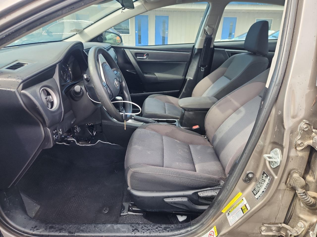 2017 Toyota Corolla L VIN: 5YFBURHE5HP658898 Lot: 68884615