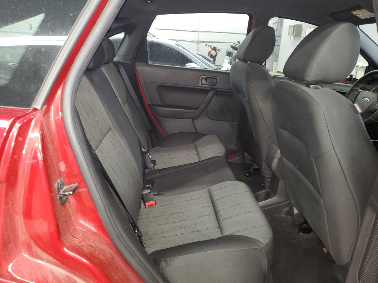 2010 Ford Focus Se VIN: 1FAHP3FN0AW170771 Lot: 81744255