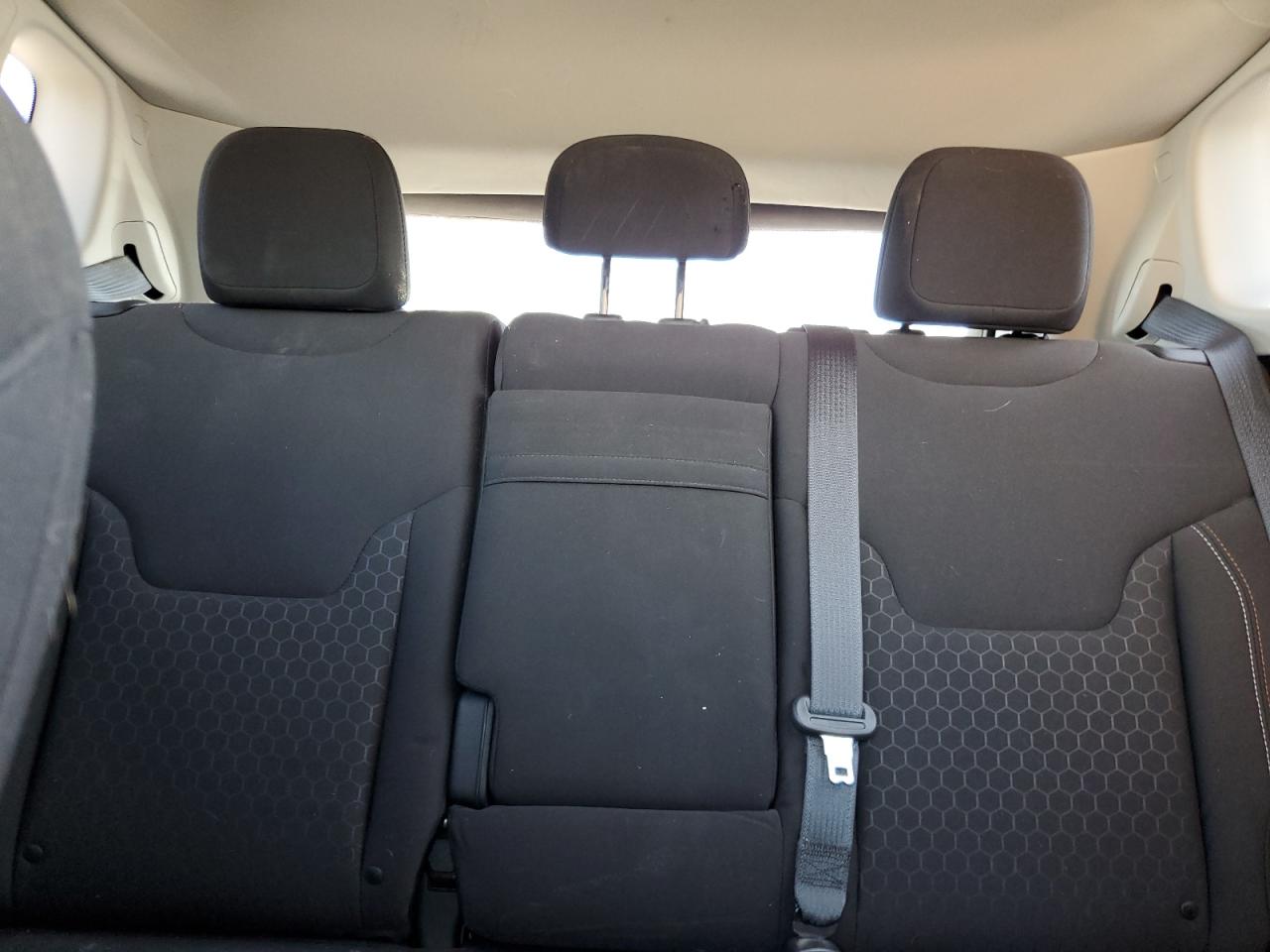 2017 Jeep Compass Sport VIN: 3C4NJDAB0HT647460 Lot: 80199615