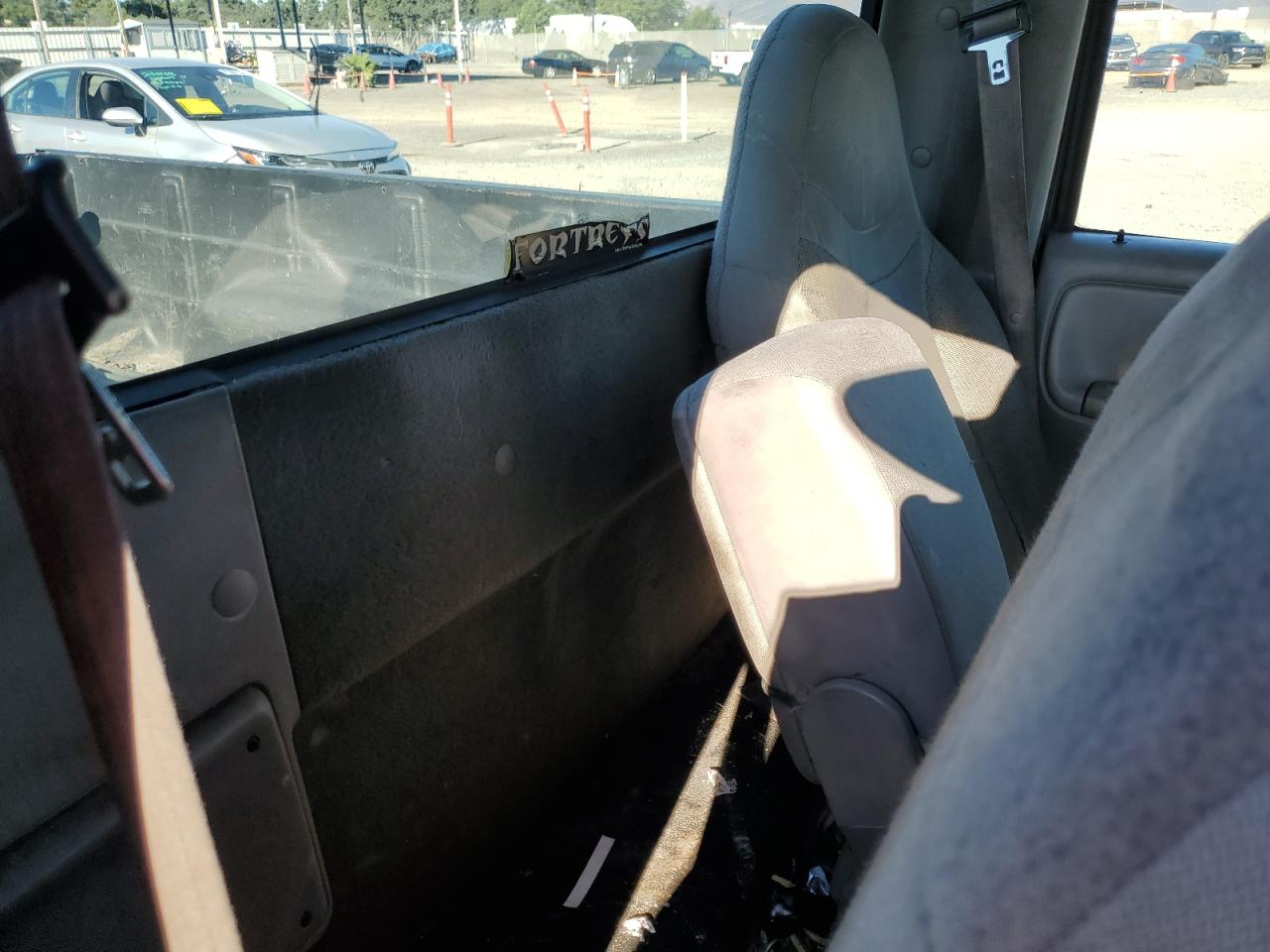 2000 Ford Ranger VIN: 1FTYR10C5YPA65762 Lot: 81604325