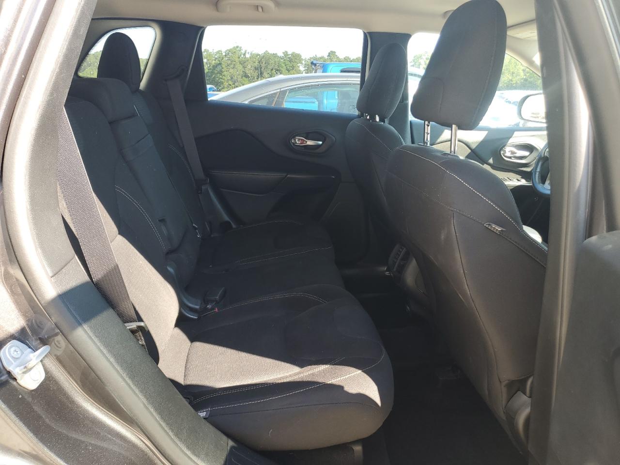 2016 Jeep Cherokee Latitude VIN: 1C4PJMCB4GW255483 Lot: 71304045