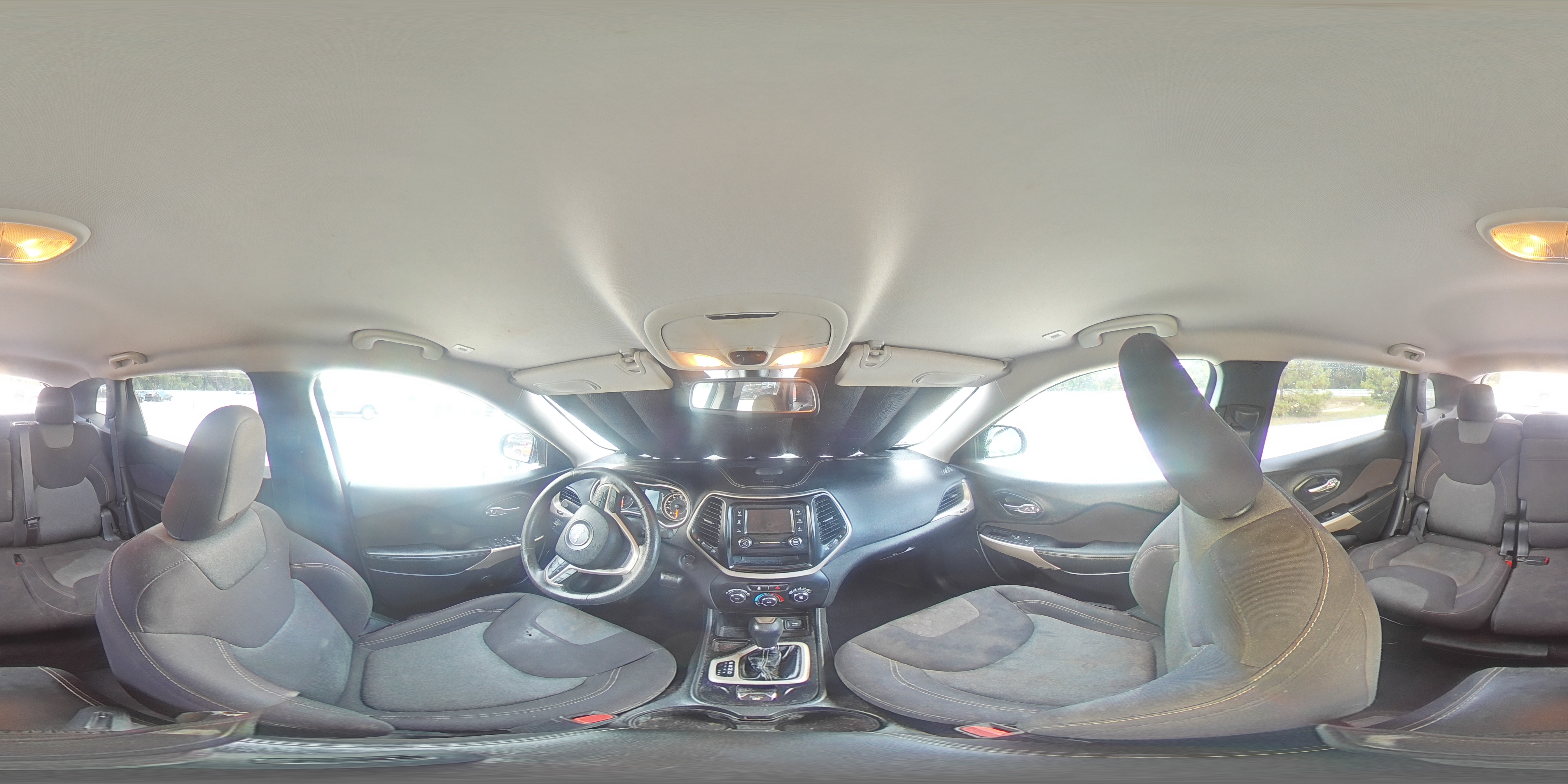 2018 Jeep Cherokee Latitude VIN: 1C4PJLCB5JD574405 Lot: 84430205