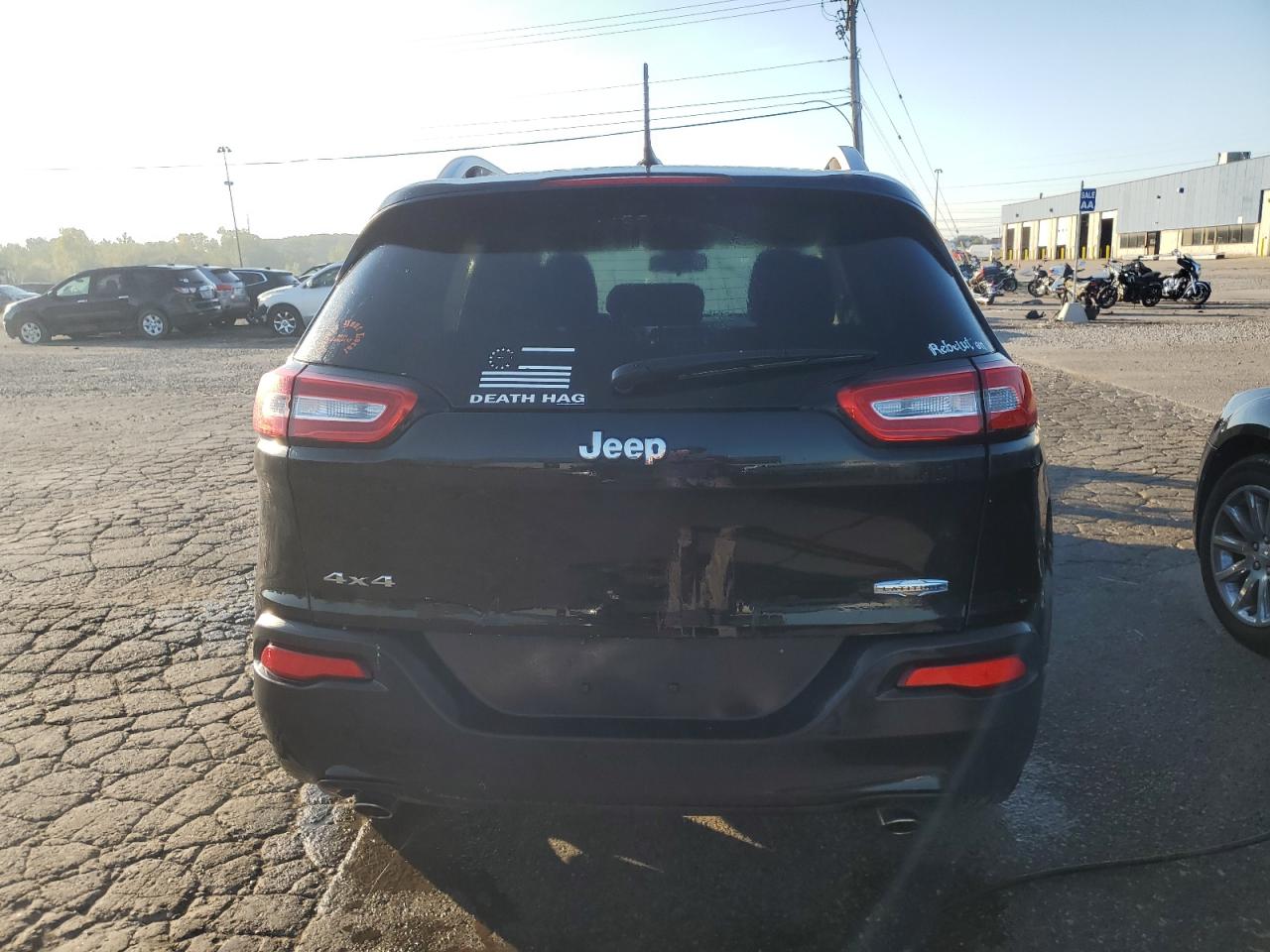 2014 Jeep Cherokee Latitude VIN: 1C4PJMCS2EW281383 Lot: 70889275