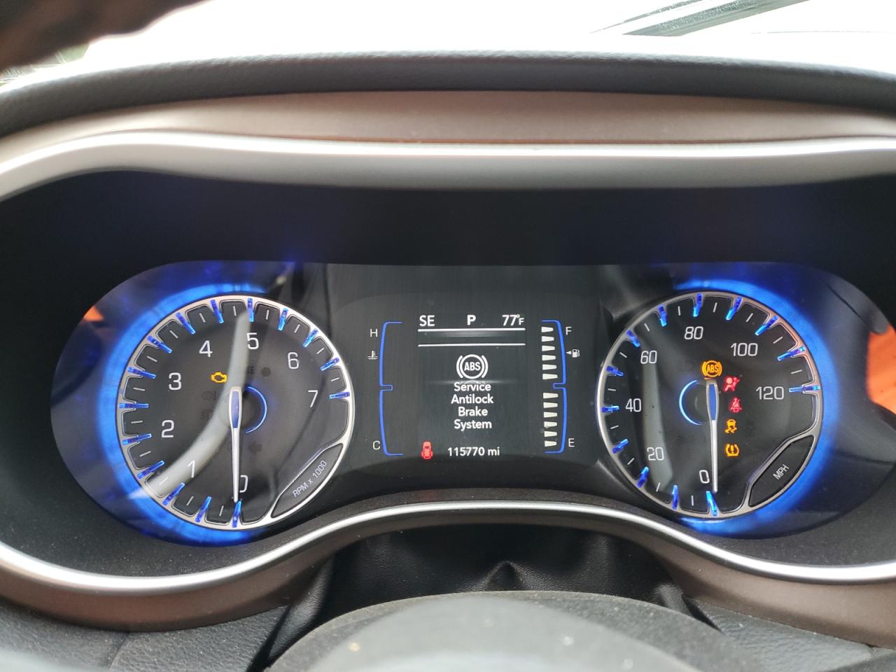 2018 Chrysler Pacifica Touring L VIN: 2C4RC1BGXJR153927 Lot: 81101165