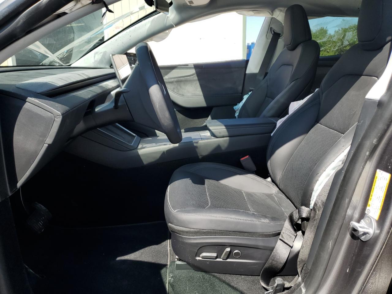 2026 Tesla Model Y VIN: 7SAYGDEE4TF351934 Lot: 84810125