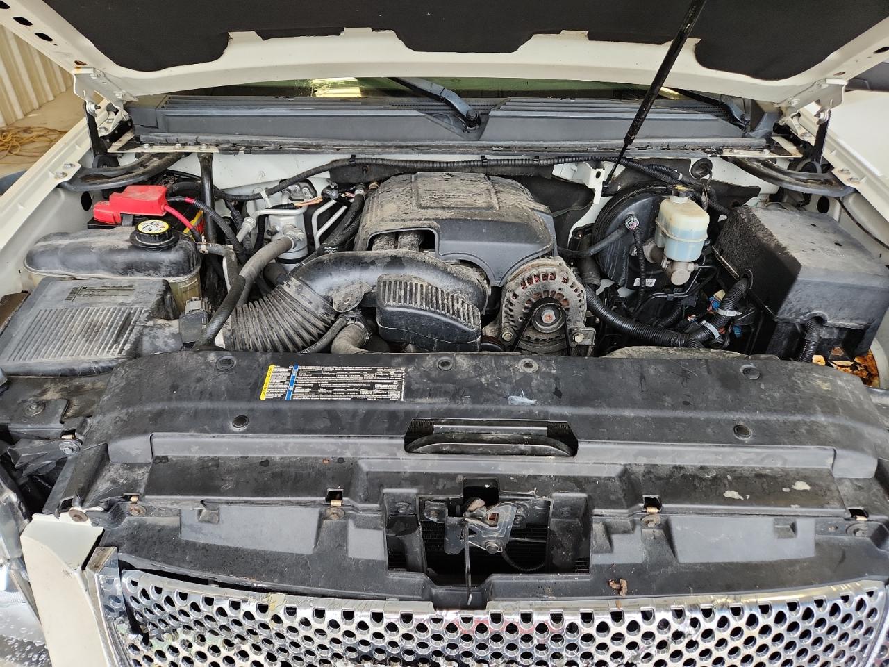 2011 GMC Yukon Xl Denali VIN: 1GKS2MEF0BR128264 Lot: 80880035