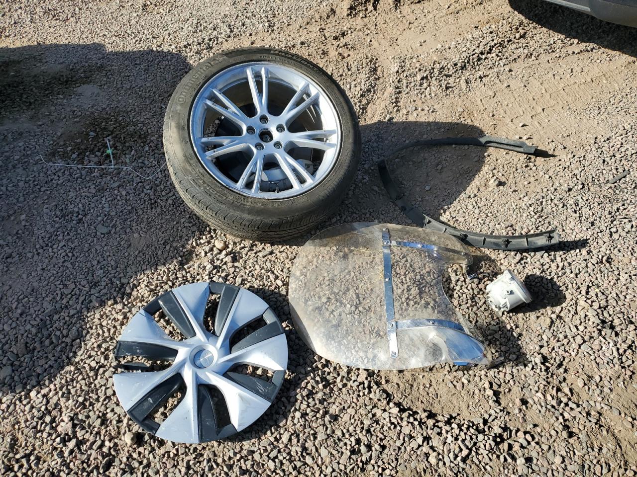 2024 Tesla Model Y VIN: 7SAYGDEE9RF059382 Lot: 71058445