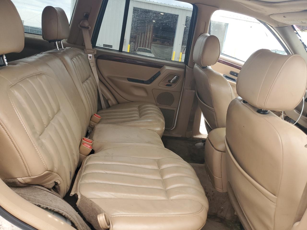 2000 Jeep Grand Cherokee Limited VIN: 1J4GW58N7YC136589 Lot: 81653575