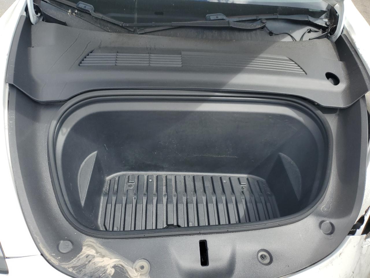 2020 Tesla Model Y VIN: 5YJYGDEE9LF013023 Lot: 83798925