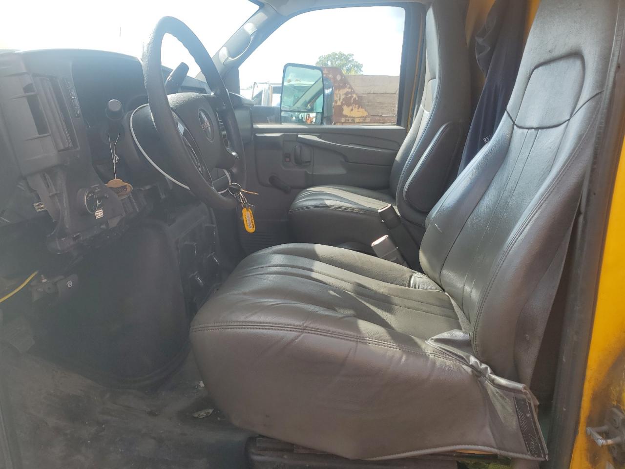 2014 GMC Savana Cutaway G3500 VIN: 1GD374CG3E1907394 Lot: 85192095