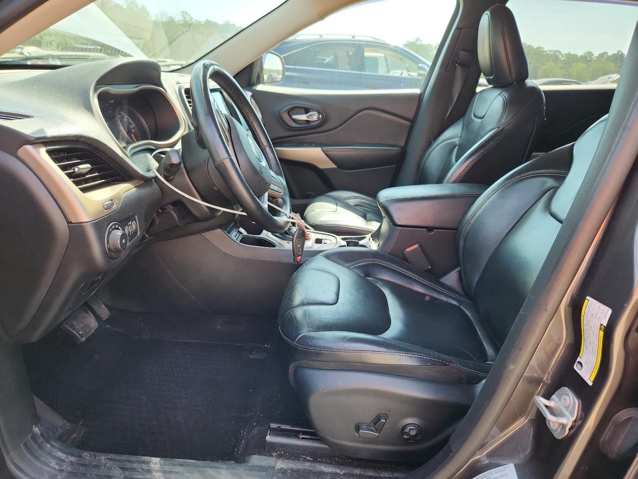 2017 Jeep Cherokee Latitude VIN: 1C4PJMCB7HW570103 Lot: 80290335