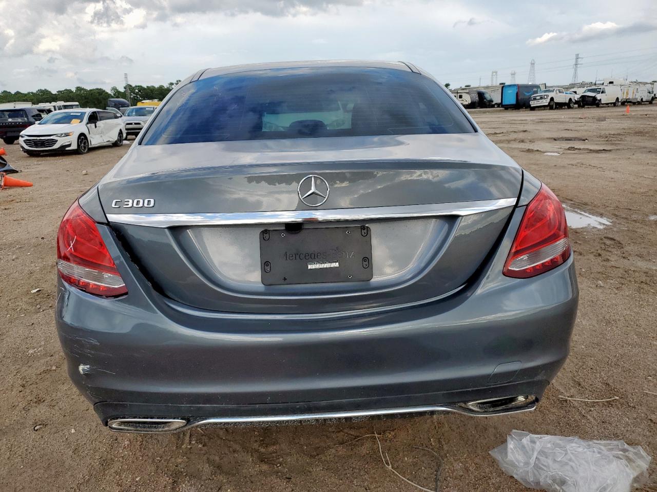 2017 Mercedes-Benz C 300 VIN: 55SWF4JB1HU211154 Lot: 81641365