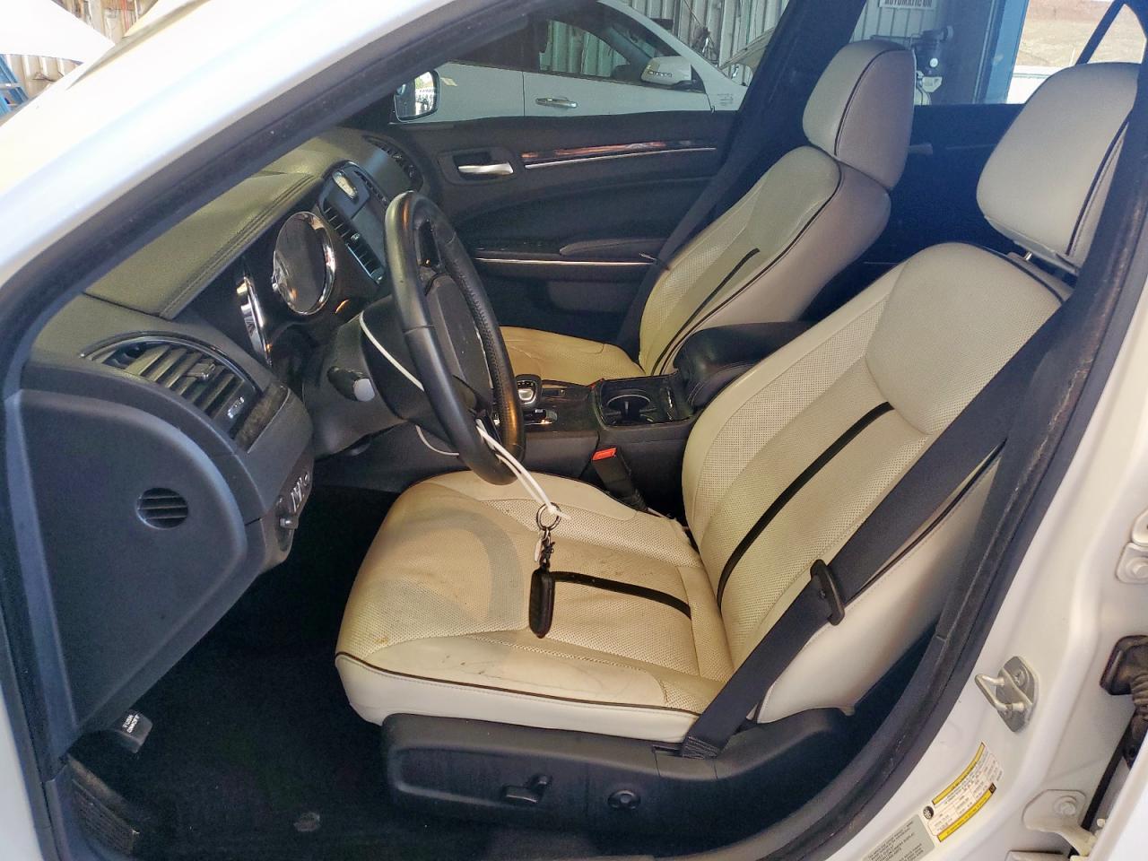 2014 Chrysler 300 VIN: 2C3CCAAG5EH343092 Lot: 81795125