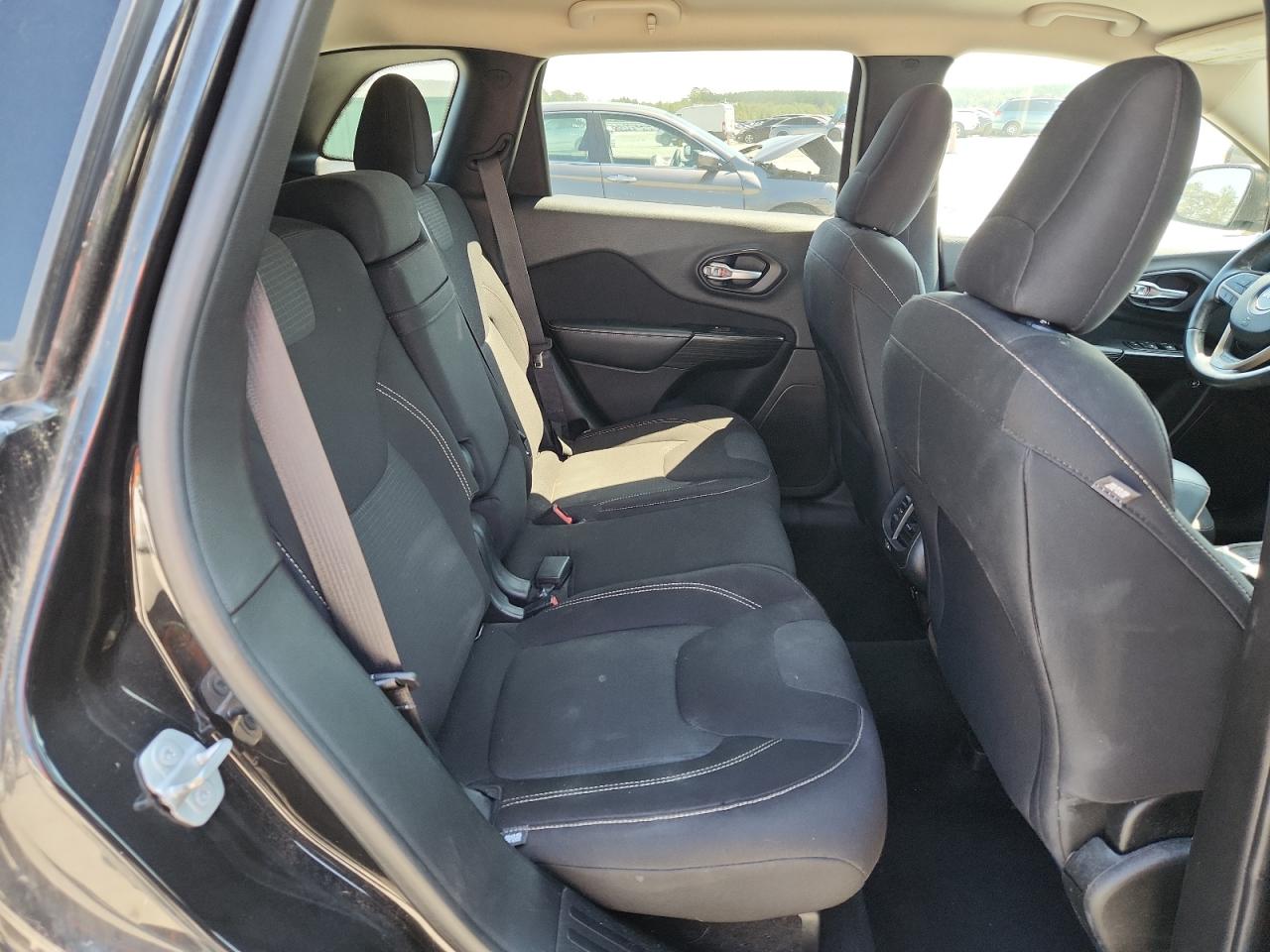 2015 Jeep Cherokee Latitude VIN: 1C4PJMCB1FW771945 Lot: 81277665