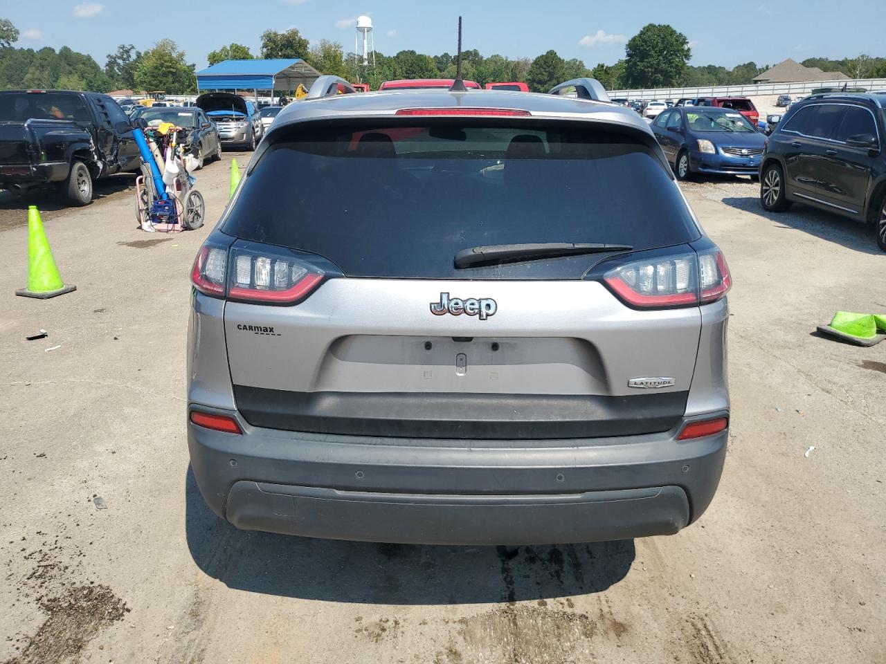 2019 Jeep Cherokee Latitude Plus VIN: 1C4PJLLB2KD332138 Lot: 71447065