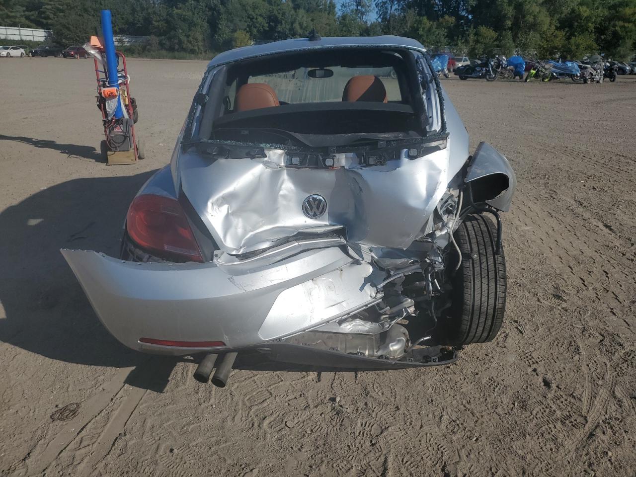 2015 Volkswagen Beetle 1.8T VIN: 3VWF17AT2FM656468 Lot: 70758065