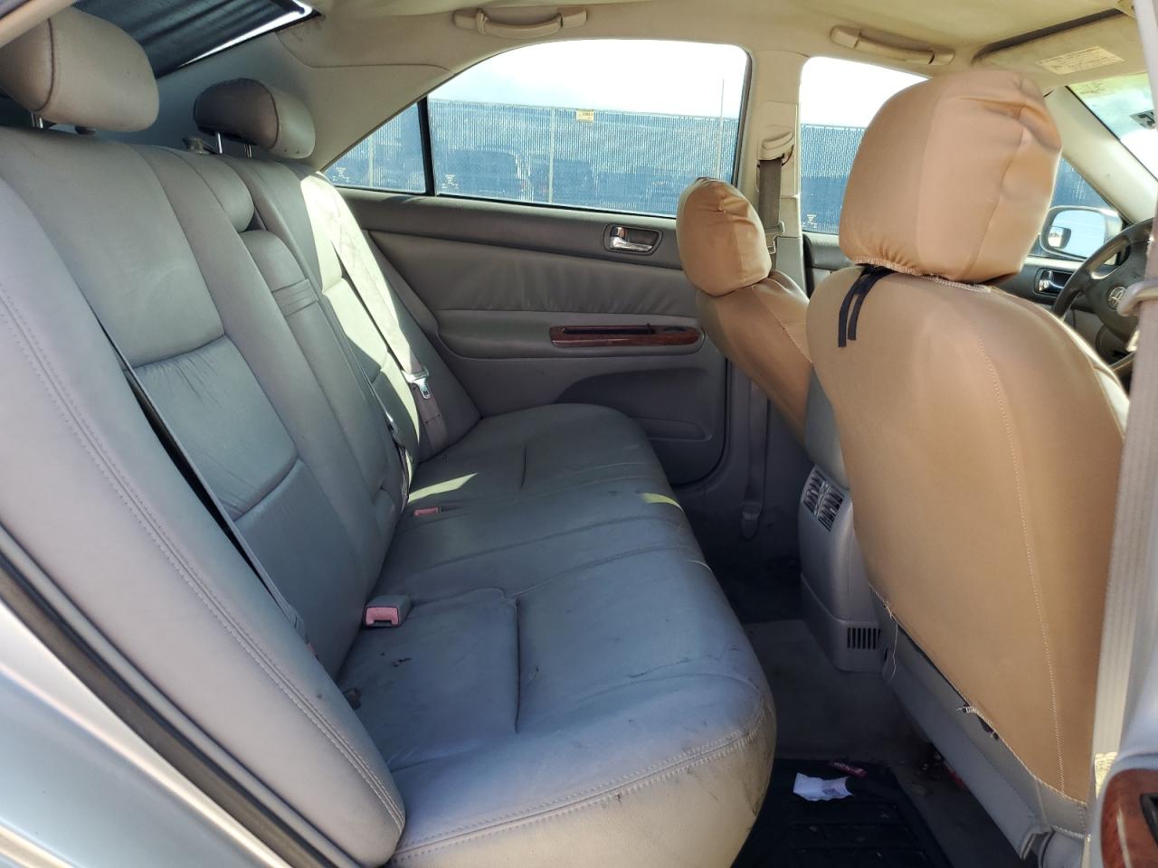2002 Toyota Camry Le VIN: 4T1BE32K12U562006 Lot: 84642915