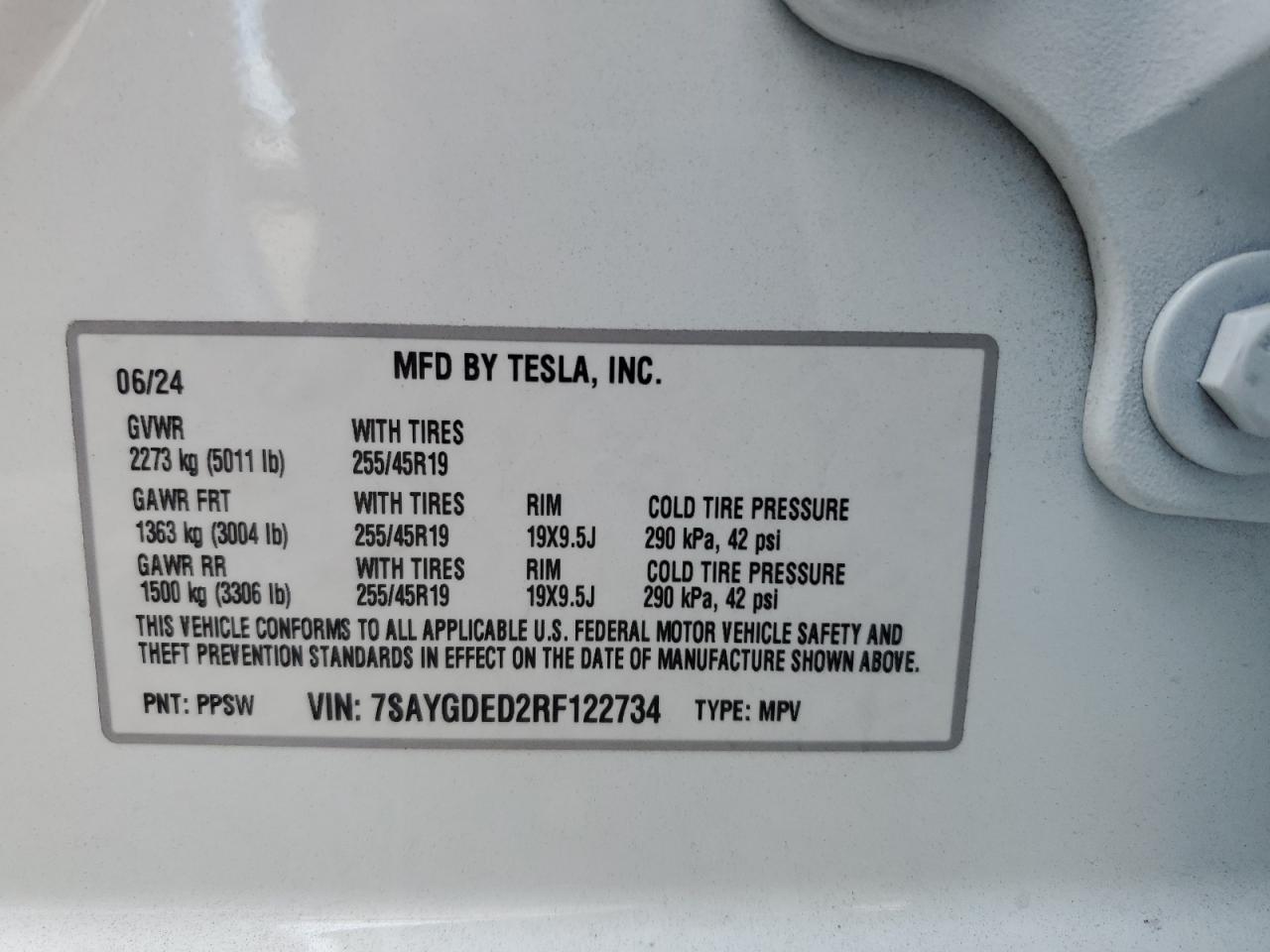 2024 Tesla Model Y VIN: 7SAYGDED2RF122734 Lot: 71327105