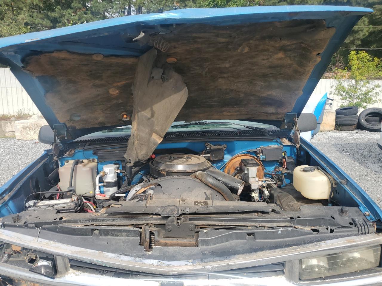 1992 Chevrolet Gmt-400 K1500 VIN: 1GCEK14K7NZ229943 Lot: 81644575