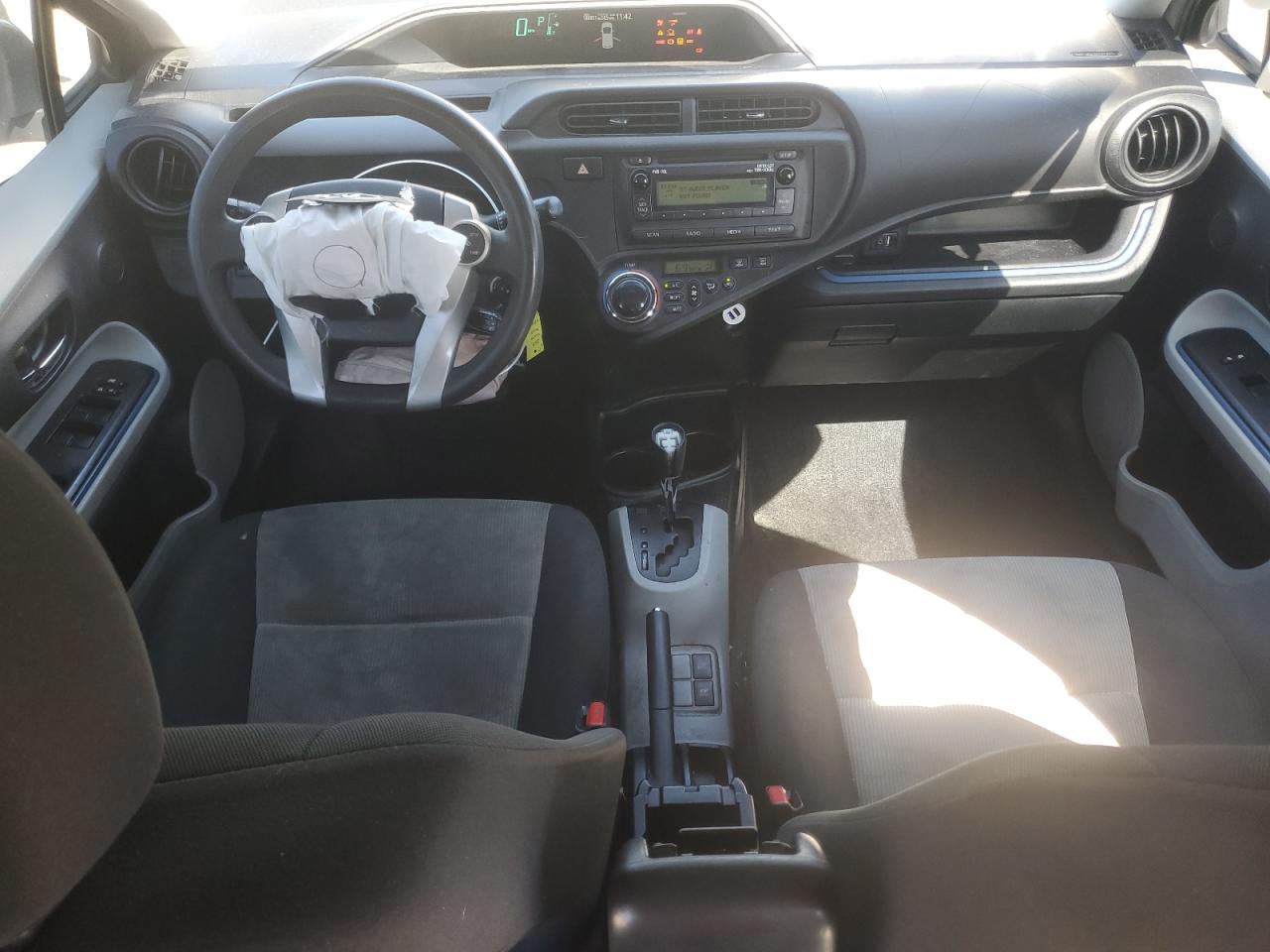 2013 Toyota Prius C VIN: JTDKDTB35D1553541 Lot: 84589545