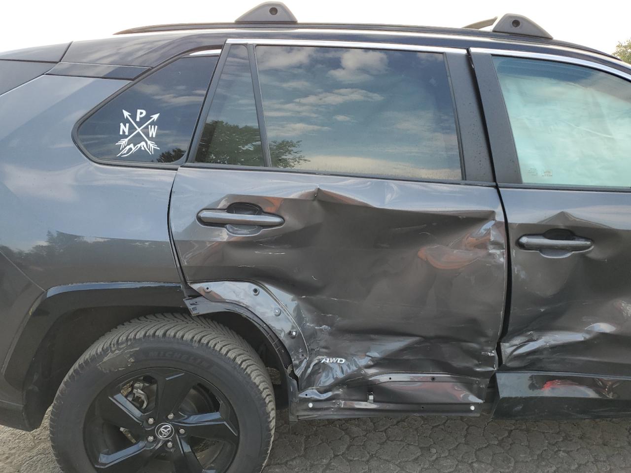 2020 Toyota Rav4 Xse VIN: 2T3EWRFV3LW049110 Lot: 71548695