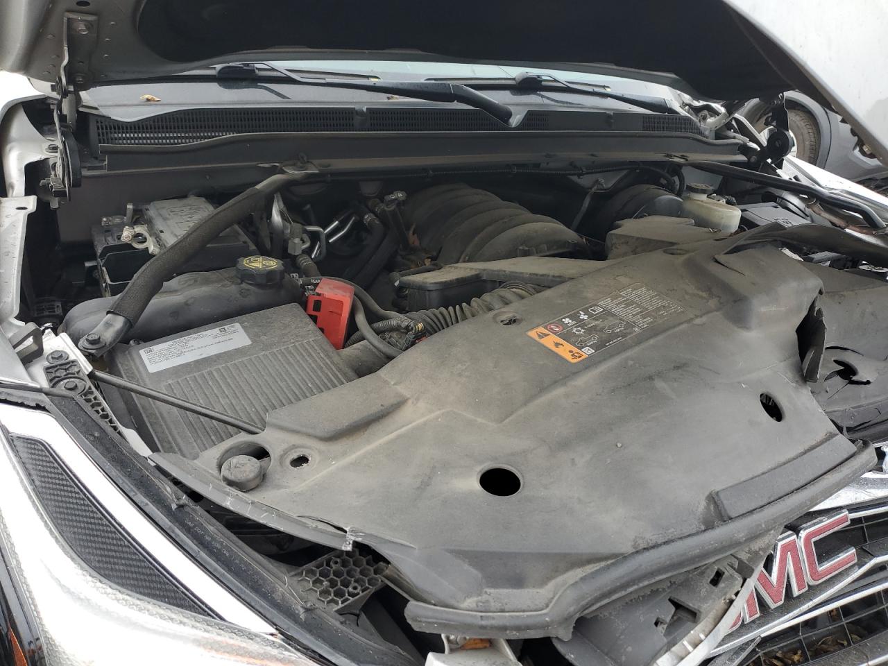 2019 GMC Yukon Xl C1500 Slt VIN: 1GKS1GKCXKR319818 Lot: 83860995