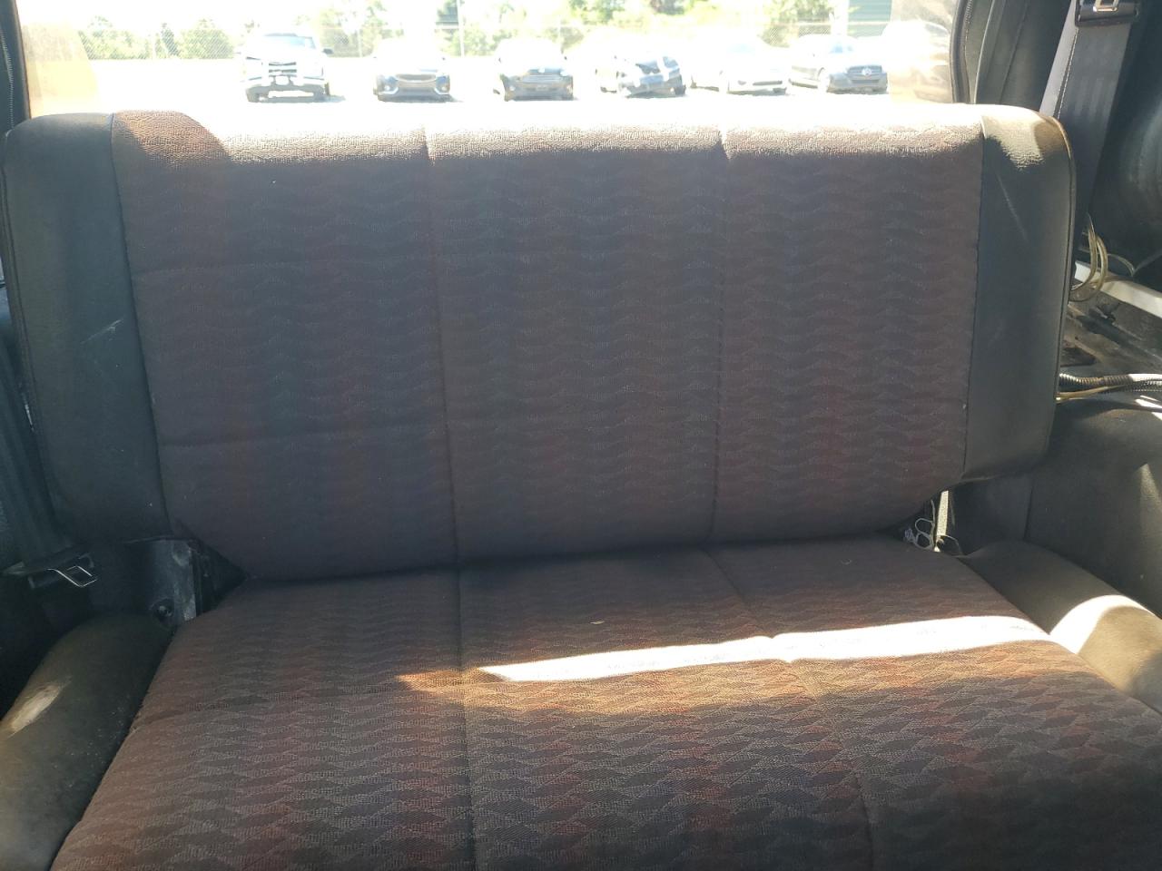 2000 Jeep Wrangler / Tj Sport VIN: 1J4FA49S5YP803452 Lot: 71550385