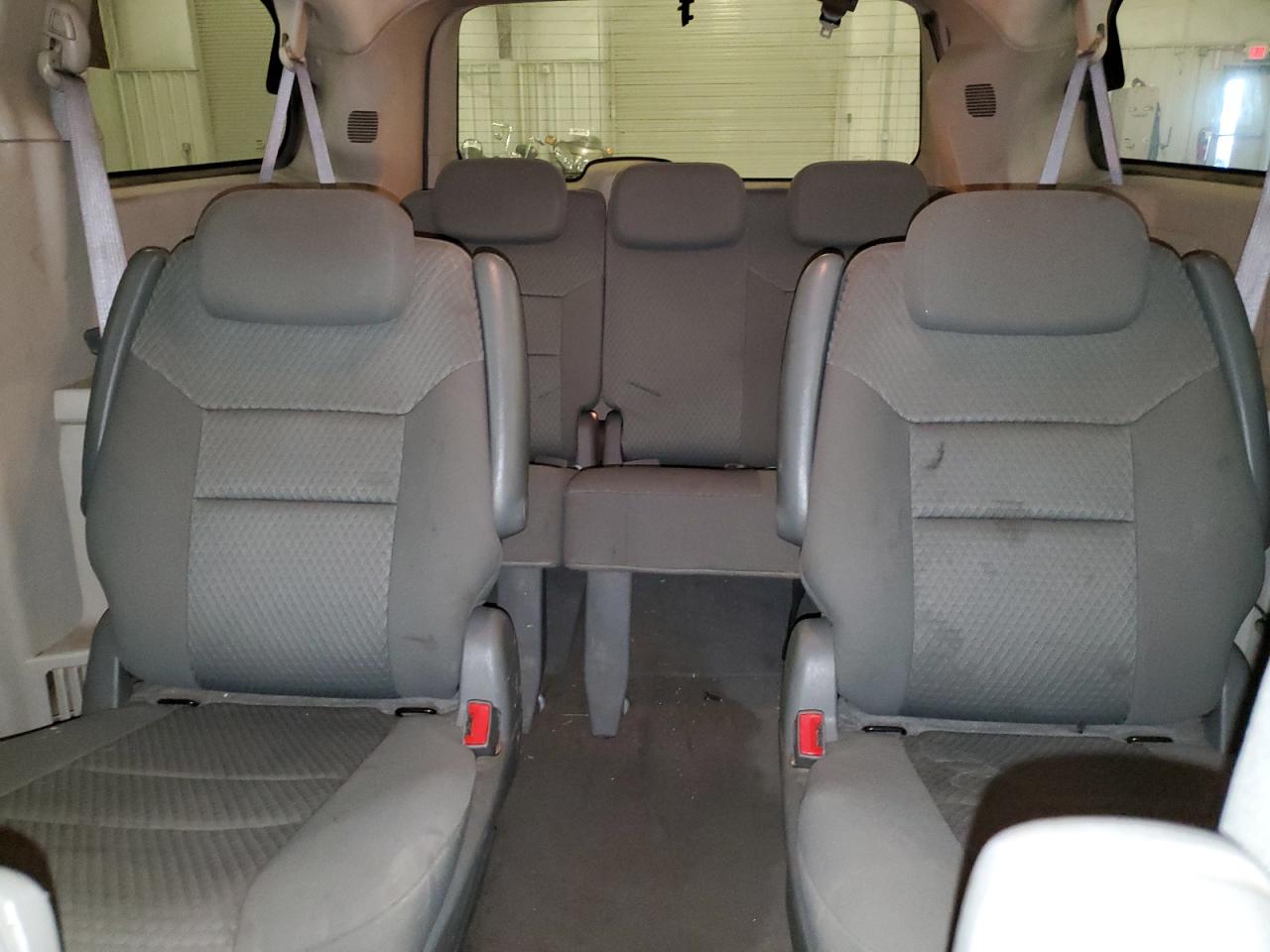 2010 Chrysler Town & Country Lx VIN: 2A4RR4DE7AR315213 Lot: 80322785