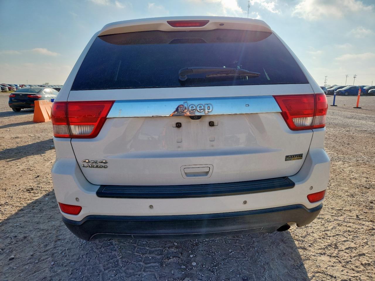 2011 Jeep Grand Cherokee Laredo VIN: 1J4RR4GG6BC734709 Lot: 72073615