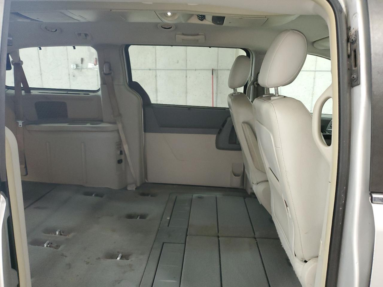 2008 Chrysler Town & Country Touring VIN: 2A8HR54P78R834175 Lot: 81636385