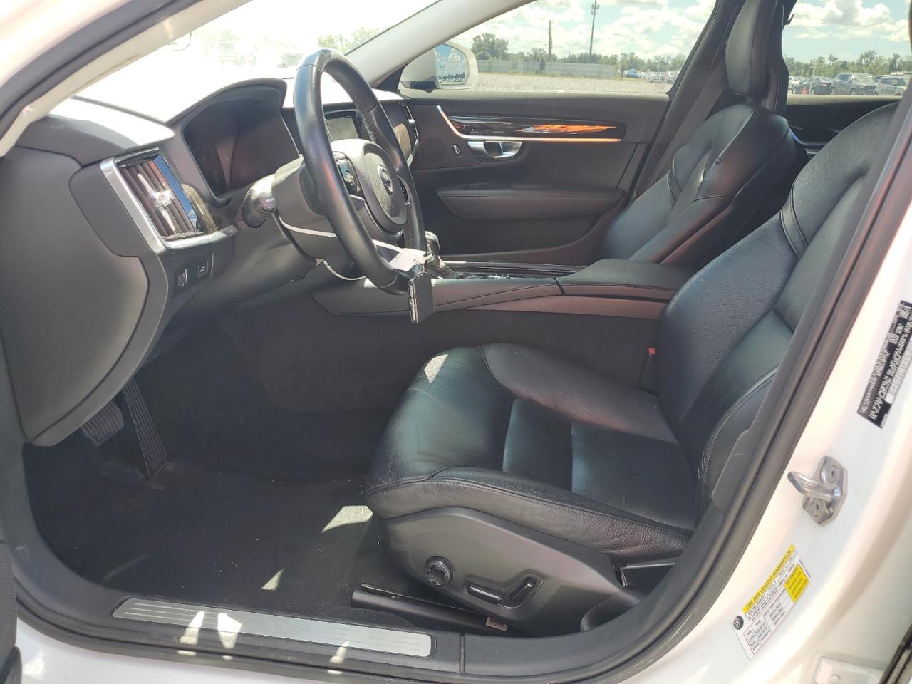 2017 Volvo S90 T5 Momentum VIN: YV1102AK7H1008418 Lot: 80918895