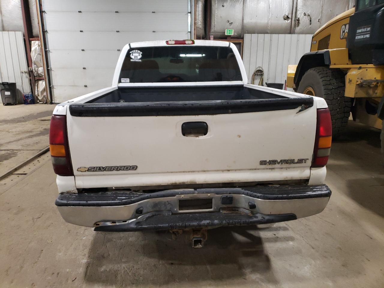 2001 Chevrolet Silverado C1500 VIN: 2GCEC19T011258458 Lot: 80125075