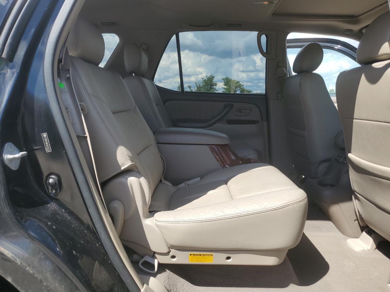 2005 Toyota Sequoia Limited VIN: 5TDBT48A15S247732 Lot: 83876805