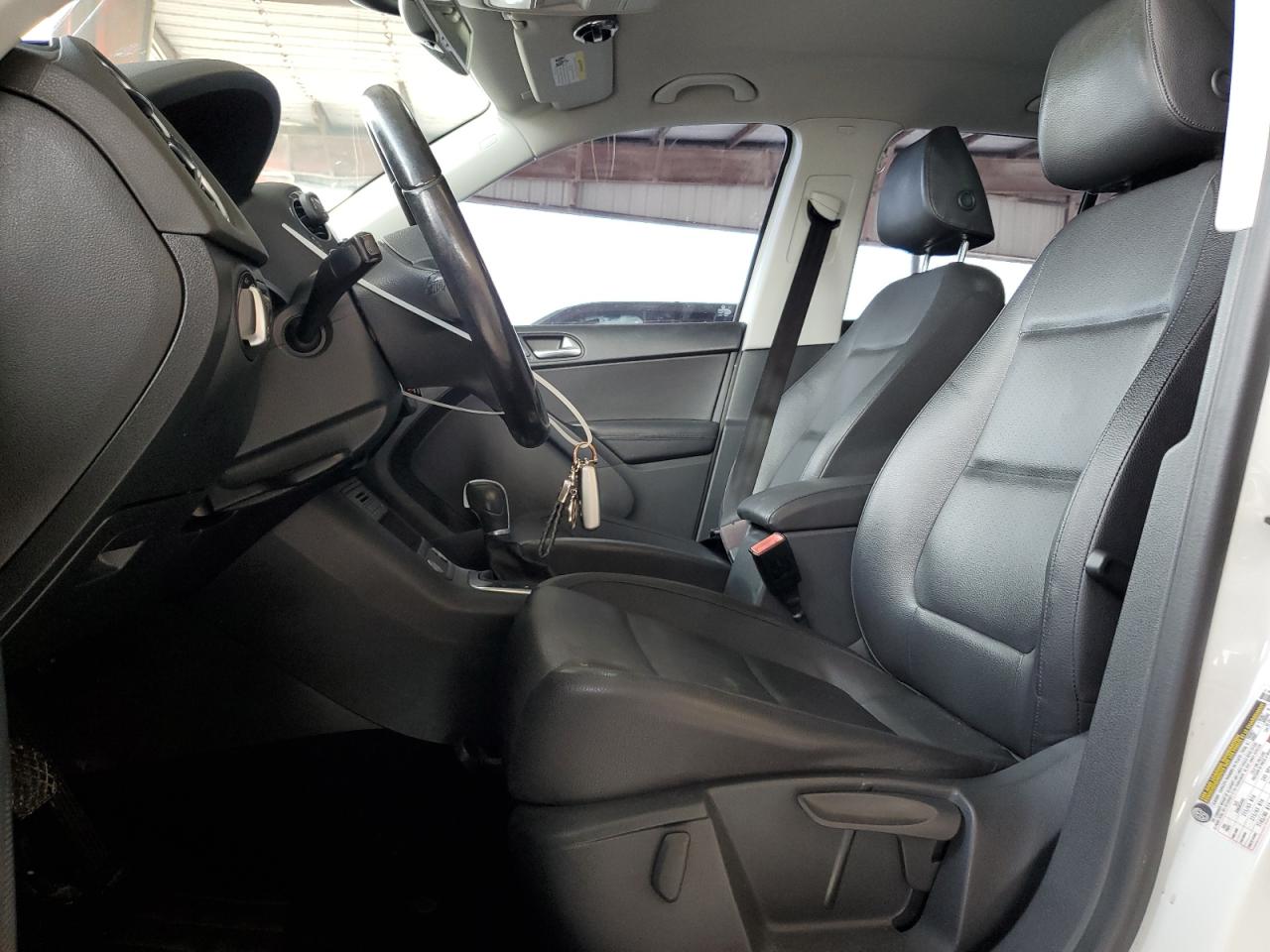 2017 Volkswagen Tiguan S VIN: WVGAV7AX2HK029215 Lot: 81218955