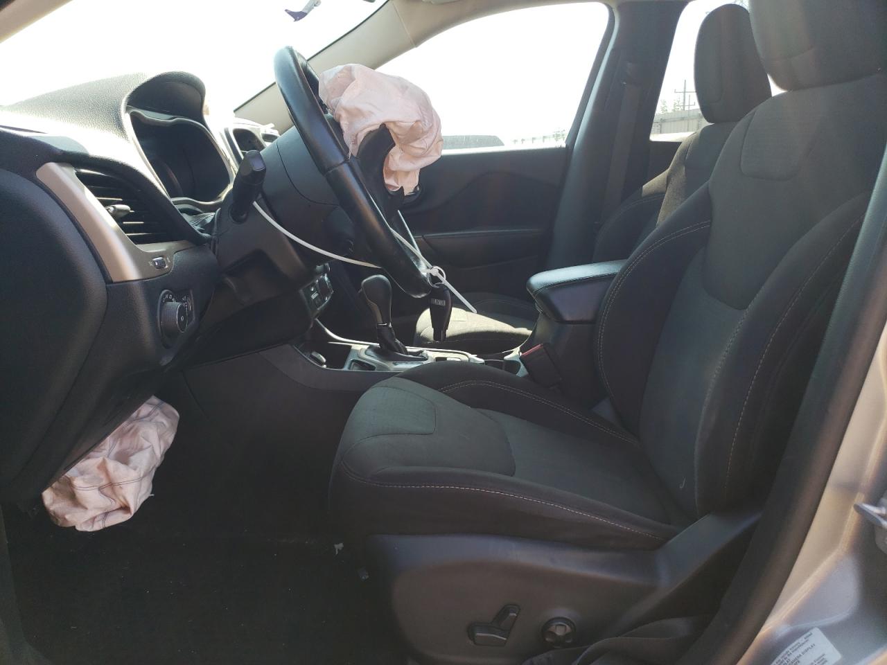 2016 Jeep Cherokee Latitude VIN: 1C4PJLCS8GW216793 Lot: 72101605