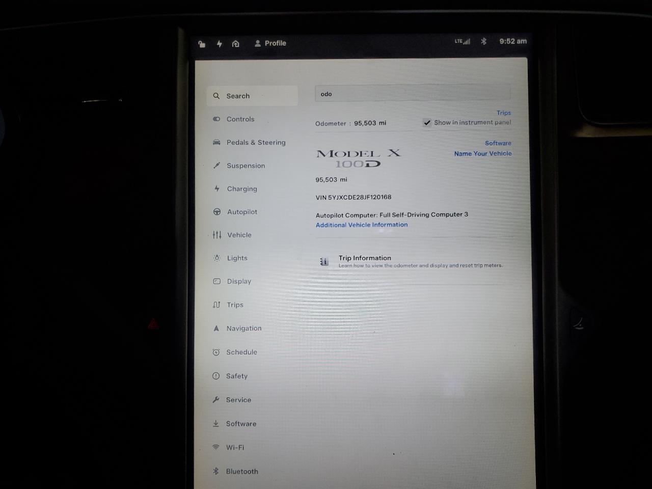 2018 Tesla Model X VIN: 5YJXCDE28JF120168 Lot: 81364555