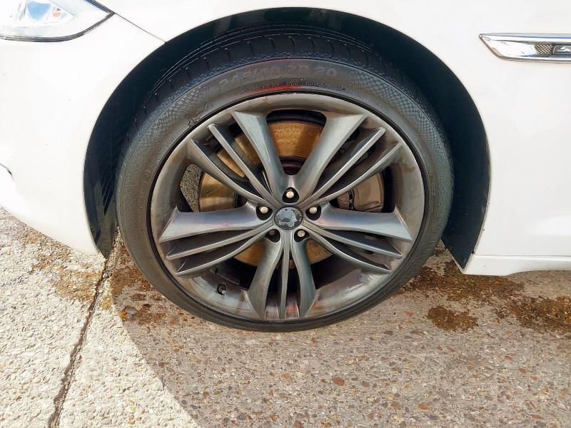2011 JAGUAR XJ SUPER V8 AUTO 