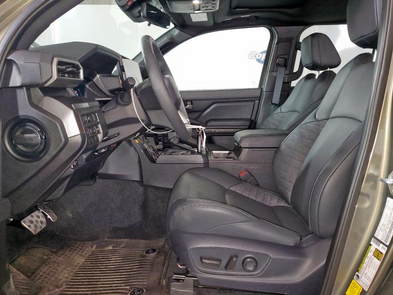  TOYOTA TACOMA 2025 Золотой