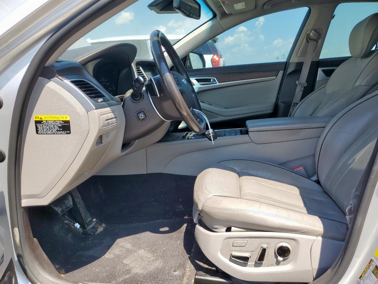 2015 Hyundai Genesis 5.0L VIN: KMHGN4JF7FU060610 Lot: 71366155