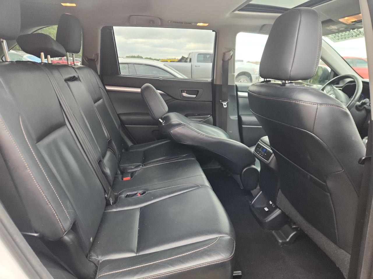 2015 Toyota Highlander Xle VIN: 5TDKKRFHXFS050205 Lot: 84366685