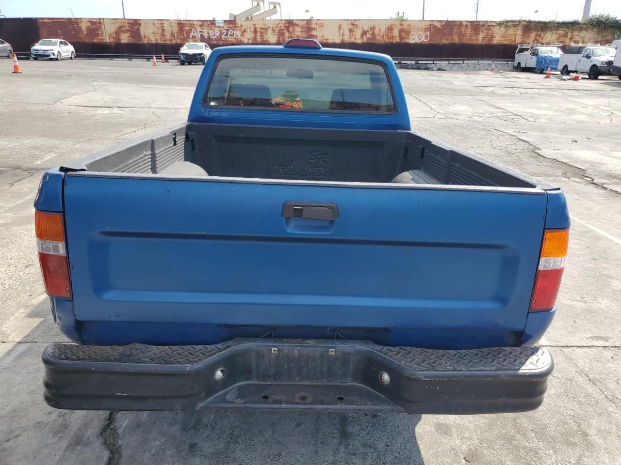 1994 Toyota Pickup 1/2 Ton Short Wheelbase Stb VIN: 4TARN81A8RZ261525 Lot: 81495545