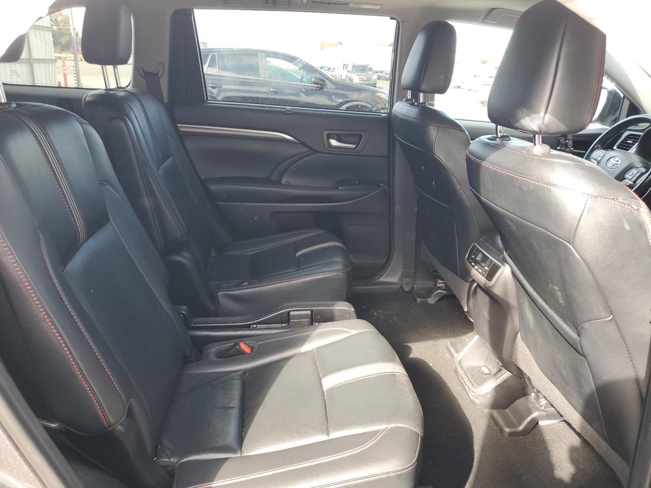 2019 Toyota Highlander Se VIN: 5TDJZRFH3KS992873 Lot: 81756165