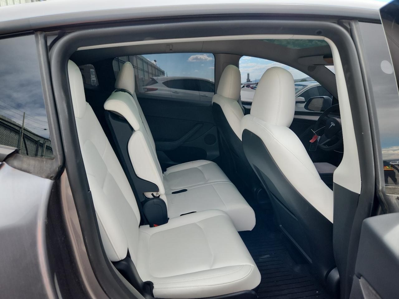 2024 Tesla Model Y VIN: 7SAYGAEE2RF155112 Lot: 71878845