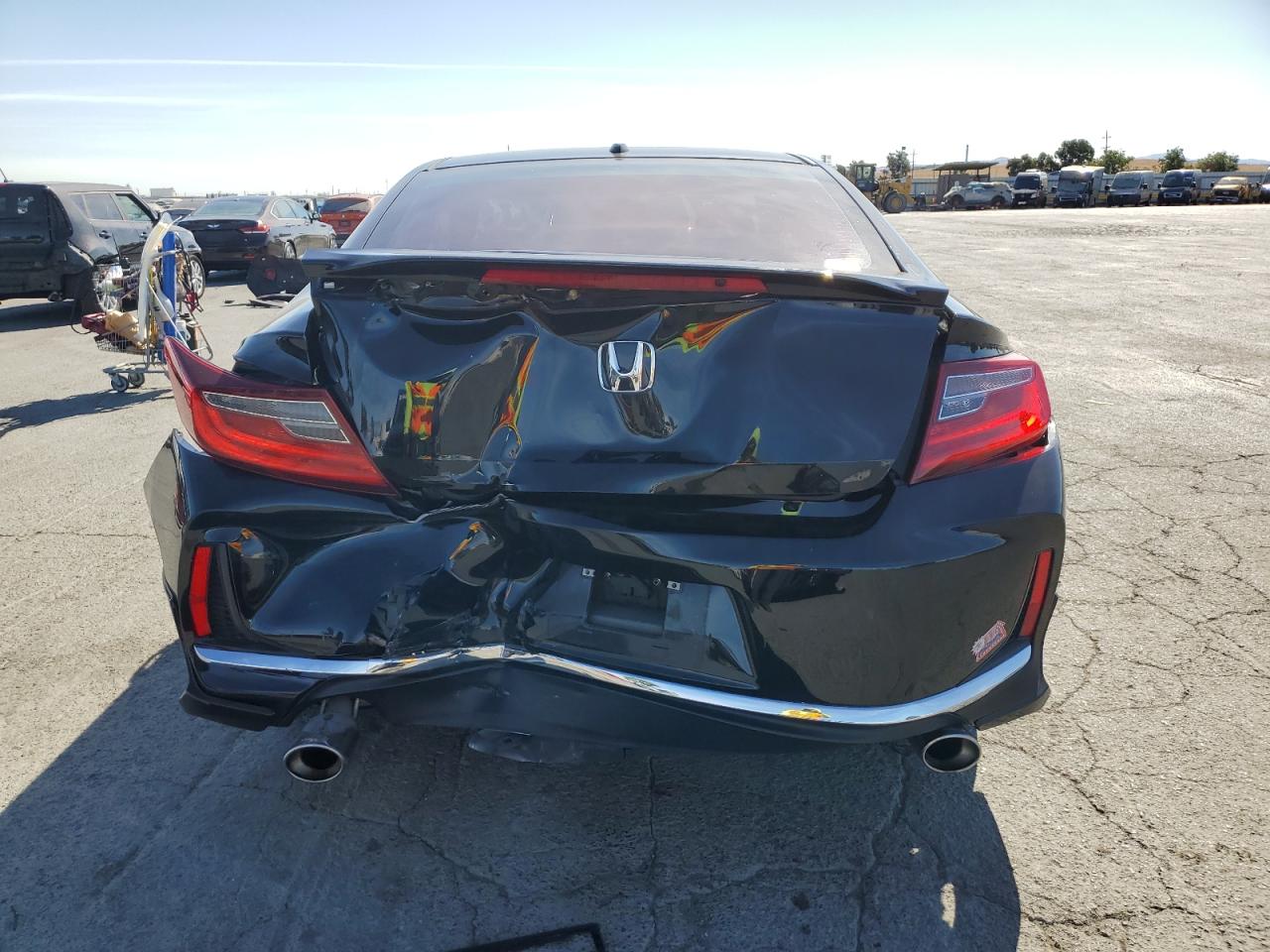 2017 Honda Accord Exl VIN: 1HGCT2A84HA001390 Lot: 71649725