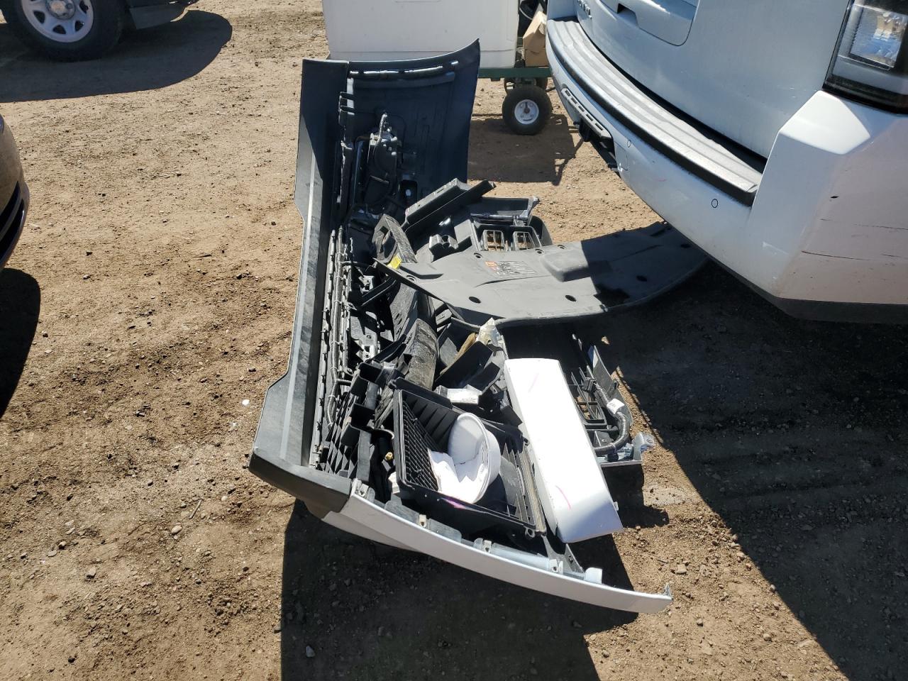 2016 GMC Yukon Xl K1500 Slt VIN: 1GKS2GKC1GR262333 Lot: 83965535