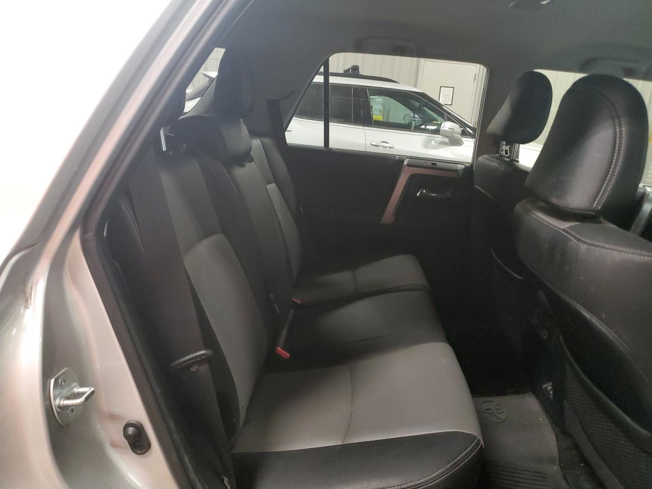 2020 Toyota 4Runner Sr5/Sr5 Premium VIN: JTEBU5JR9L5814271 Lot: 66524215